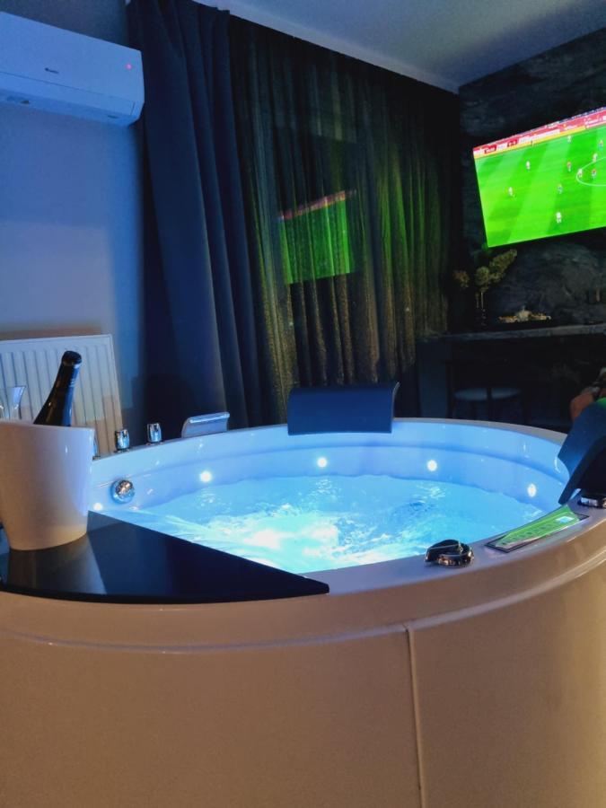 Apartament Jacuzzi Krakow Exterior photo